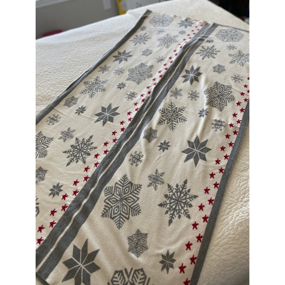 Winter-themed, reversible 100% cotton knit Artisan de Luxe Home throw blanket - Picture 5 of 10